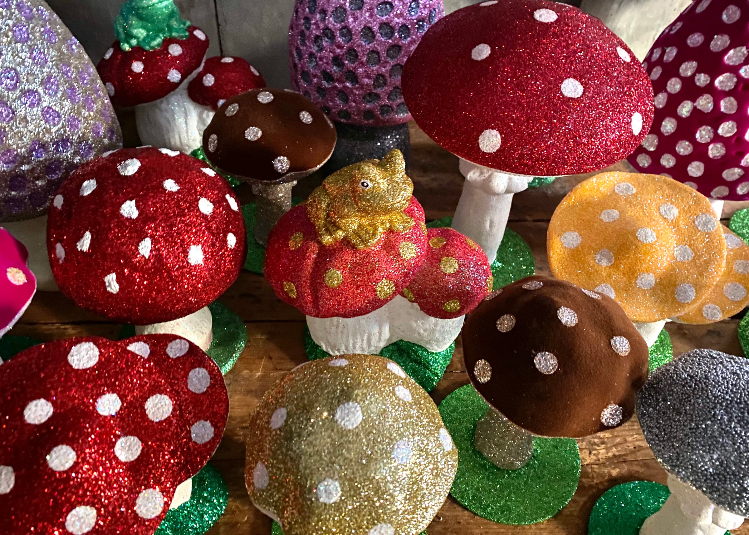 4 Piece Mushroom Grinder – Mary Jane's Headquarters