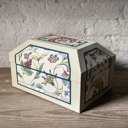 Antoinette Poisson Medium Wedding Box in "Jaipur Colors" No. 57A