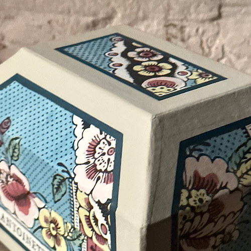 Antoinette Poisson Small Wedding Box in "Guirlandes de Fleur Blue" No. 1A