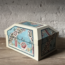 Antoinette Poisson Medium Wedding Box in "Guirlandes de Fleur Blue" No. 1A