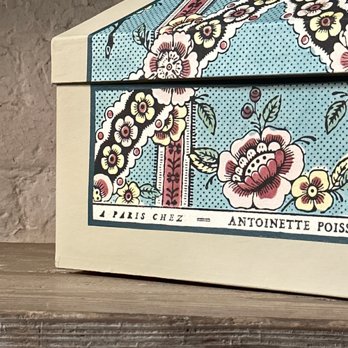 Antoinette Poisson Large Wedding Box in "Guirlandes de Fleur Blue" No. 1A