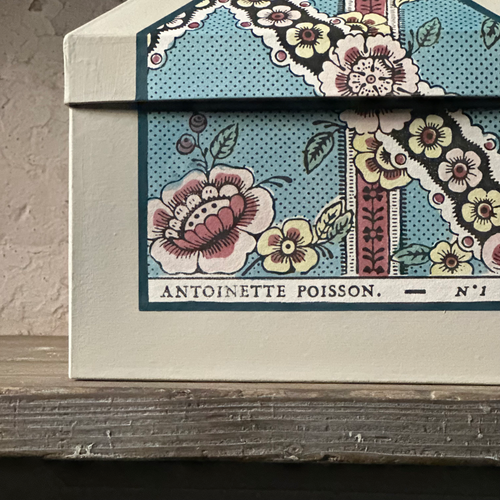 Antoinette Poisson Large Wedding Box in "Guirlandes de Fleur Blue" No. 1A