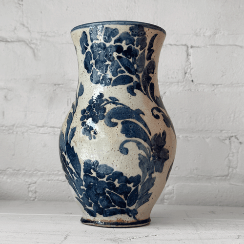 Amanda Moffat Medium Curvy Vase (#8_04)