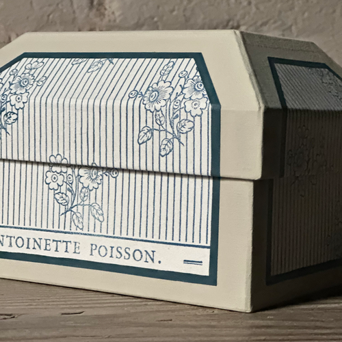 Antoinette Poisson Small Wedding Box in "Boutonniére" No. 74B