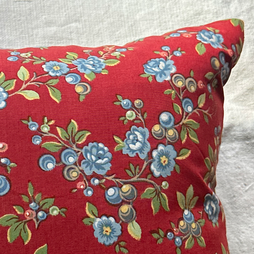 Custom Décors Barbares "Sarafane Red" Pillow (#58)