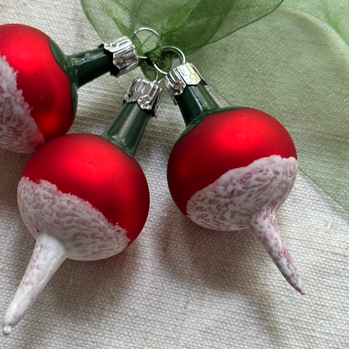 Nostalgic Radish Bunch Ornament with Ribbon