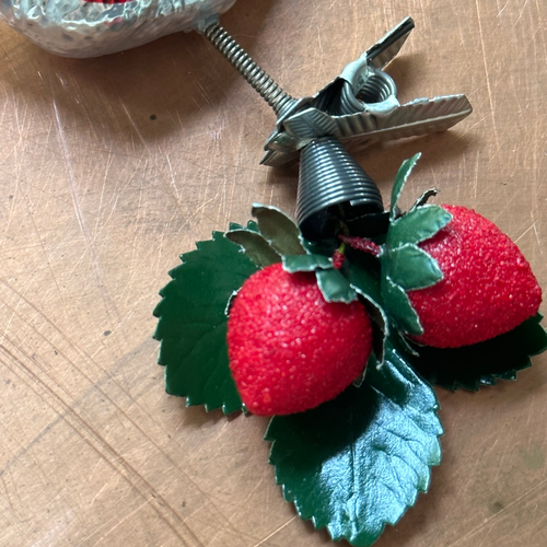 Nostalgic Bird with Strawberries Clip-on Ornament