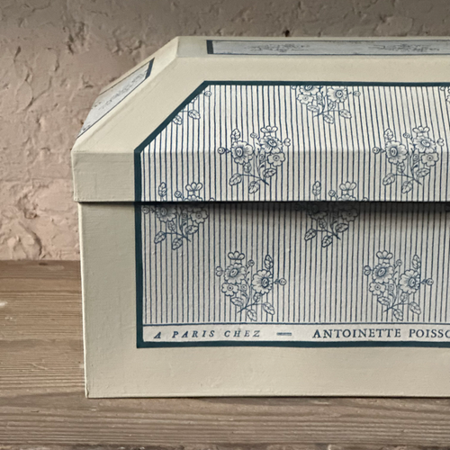 Antoinette Poisson Large Wedding Box in "Boutonniére" No. 74B