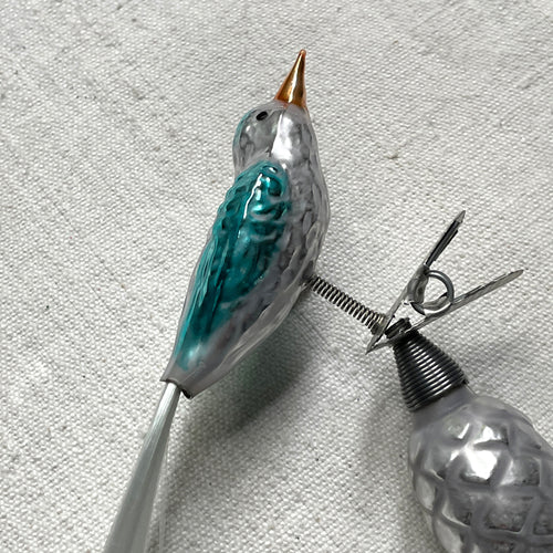 Nostalgic Bird with Pine Cone Clip-On Ornament